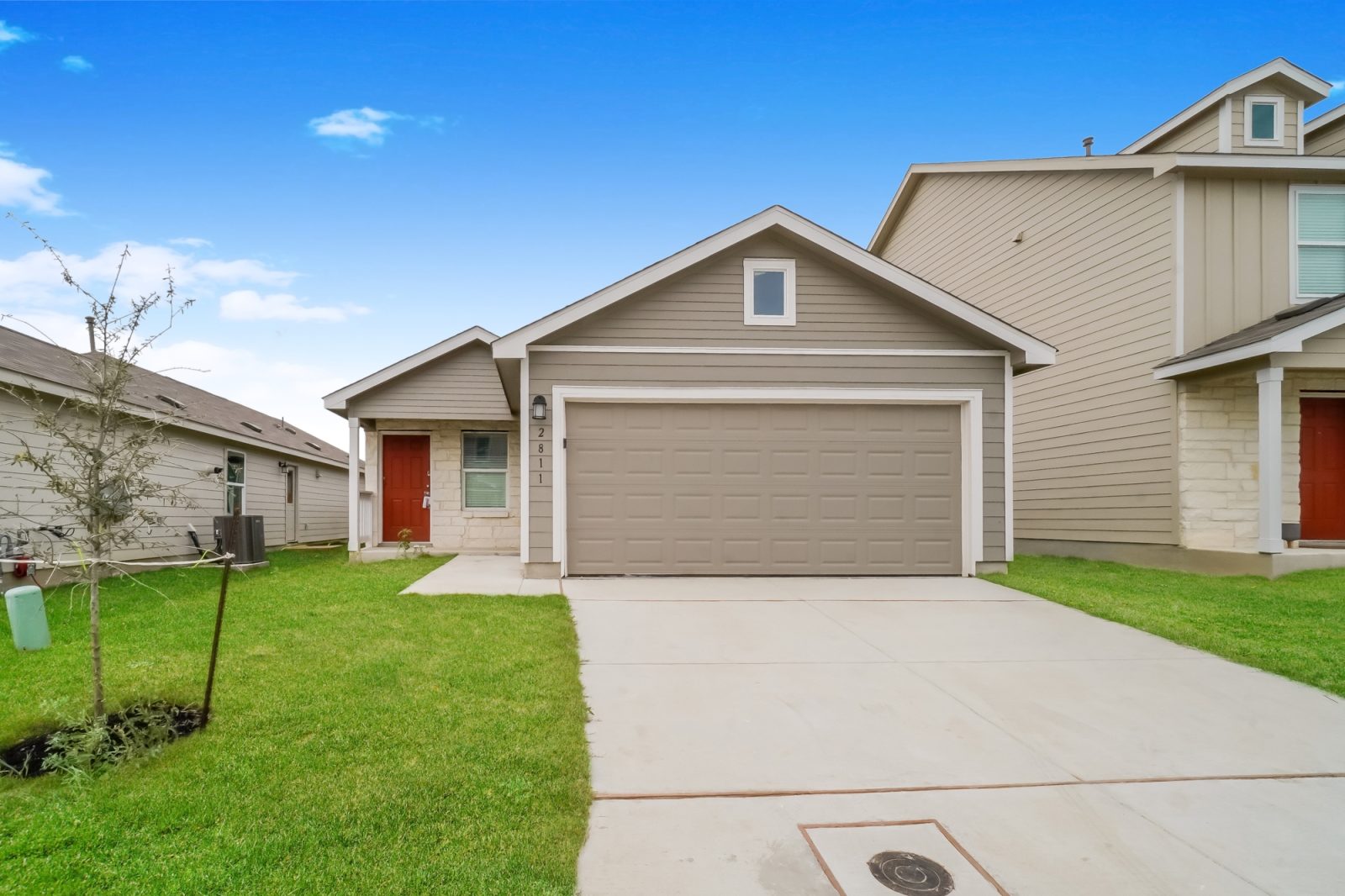 000 photo front view 12608649