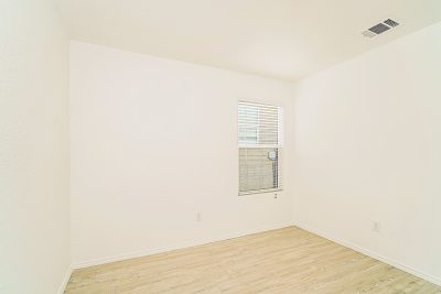011 12 photo Bedroom a21e02e5 e89b 436b a5a5 c5a2b9e1598f