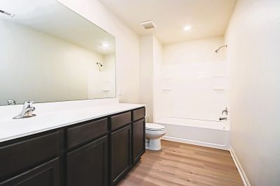 014 013 photo bathroom 10363805