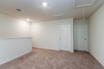 002 Living Room ET31340