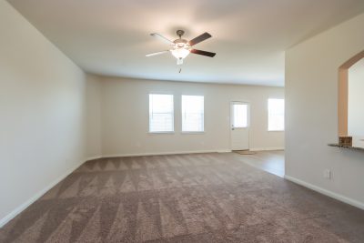 003 Living Room ET31340