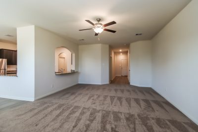 004 Living Room ET31340