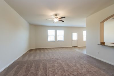 002 Living Room ET31342