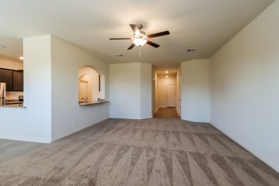 003 Living Room ET31342
