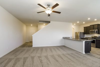 003 Living Room ET31390