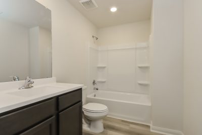 014 Bathroom ET31390