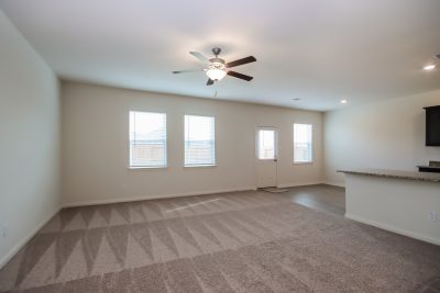 002 Living Room ET31391