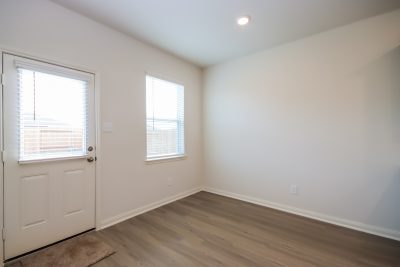 004 Dining Room ET31391