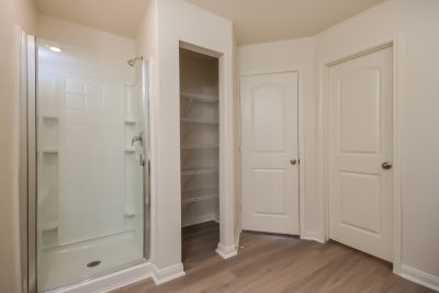 010 Main Bathroom ET31391