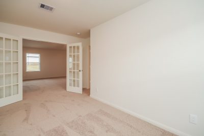 012 photo bedroom 10150775