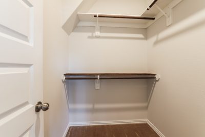 009 Walk In Closet ET11046