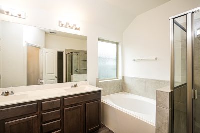 010 photo main bathroom 14624706