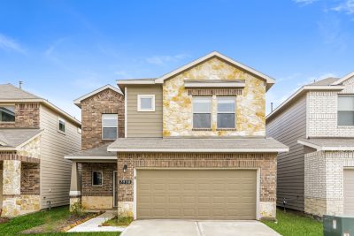 000 Front View 12269380