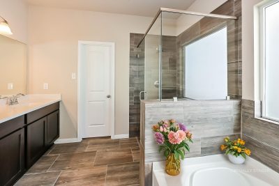 005 photo vs bathroom 15181465