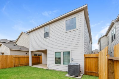 014 photo rear view 11992663