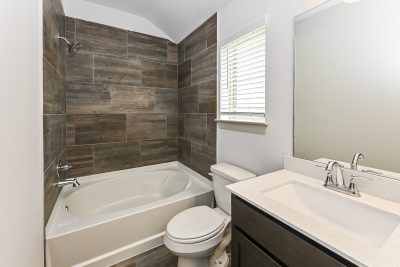 009 photo main bathroom 11638713