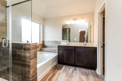 009 photo main bathroom 12269218