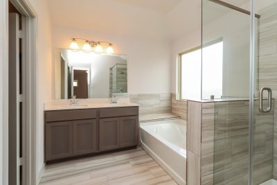 009 photo main bathroom 12269206