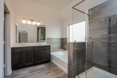 007 photo main bathroom 12269426
