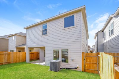 014 photo rear view 12269419
