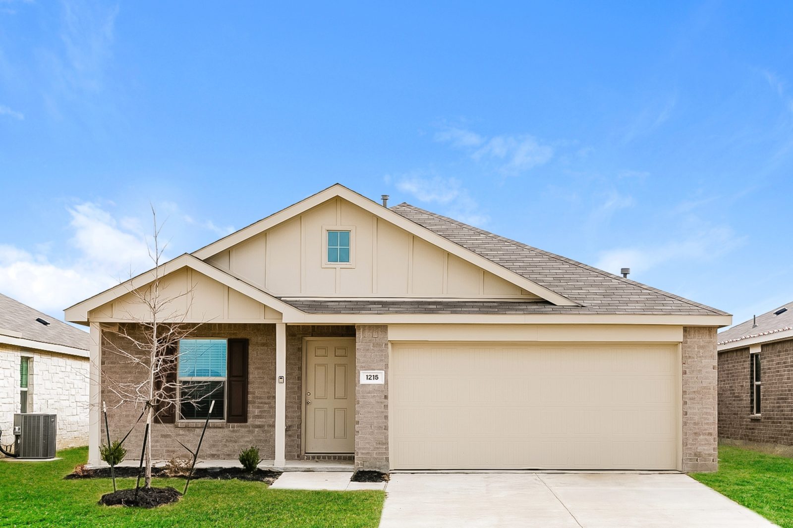 000 photo front view 12335388