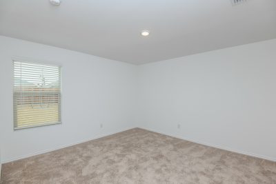 007 photo main bedroom 10371745