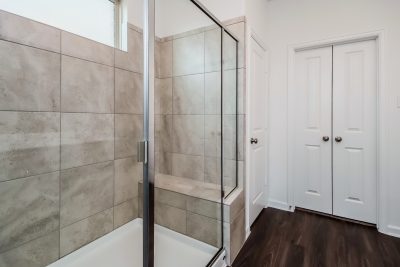 010 photo main bathroom 10139022