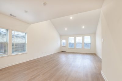 003 Living Room ET71082