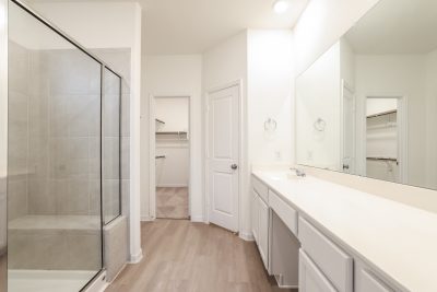 009 Main Bathroom ET71082
