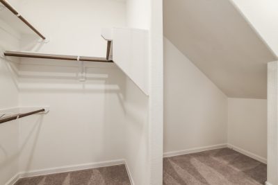 010 Walk In Closet ET71082