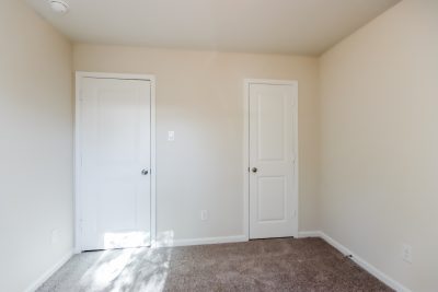 009 photo bedroom 12000398