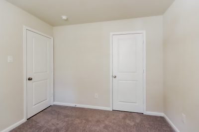 011 photo bedroom 12000400
