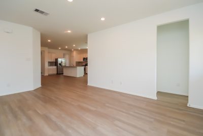 002 Living Room ET31388