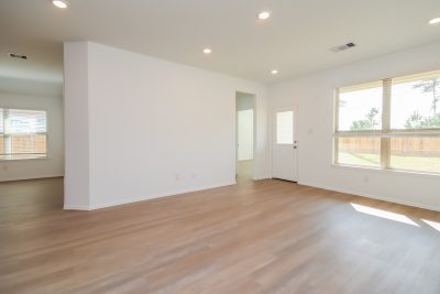 003 Living Room ET31388