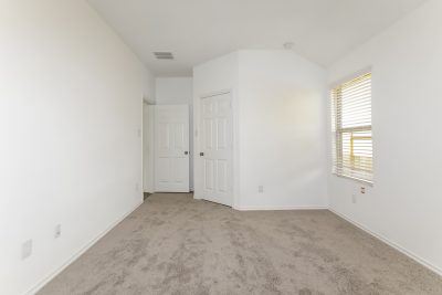 007 photo main bedroom 11014285