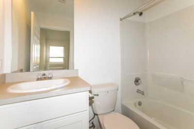 009 photo main bathroom 11014287