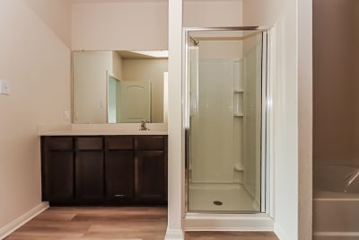 007 photo main bathroom 11641620