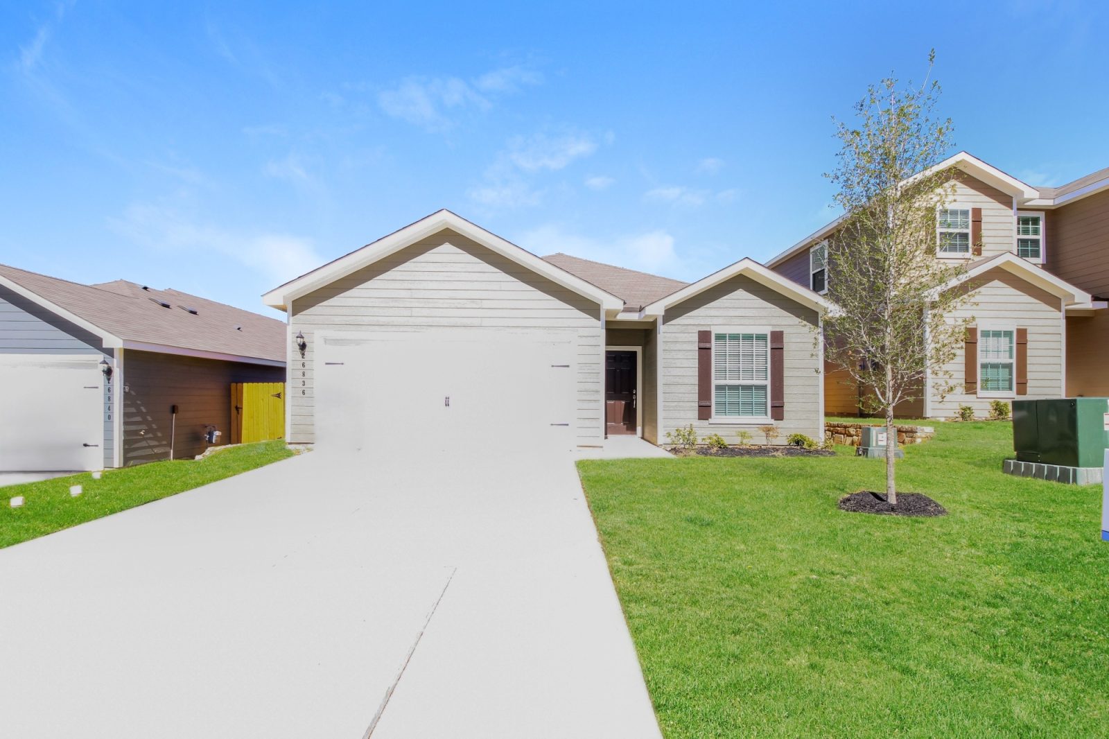 000 front view 11996190