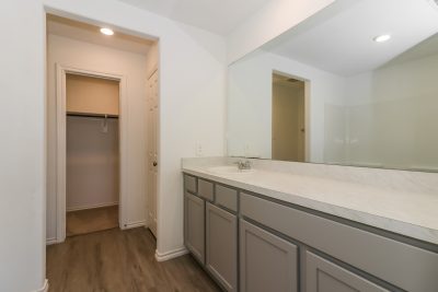 009 photo main bathroom 15246414