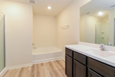 009 photo main bathroom 13218129