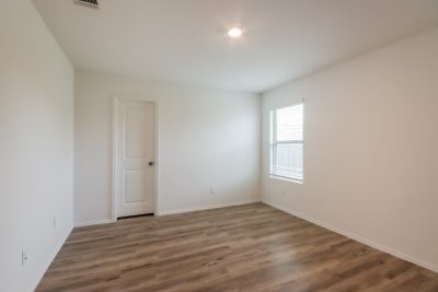 007 photo main bedroom 13750715