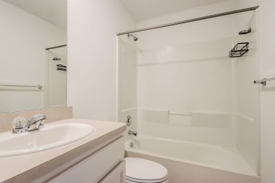 013 Bathroom ET21150