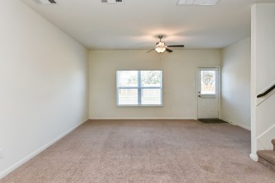 002 Living Room ET21161