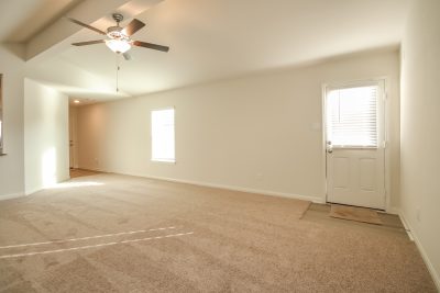 003 Living Room ET31396