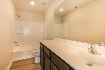014 Bathroom ET31396