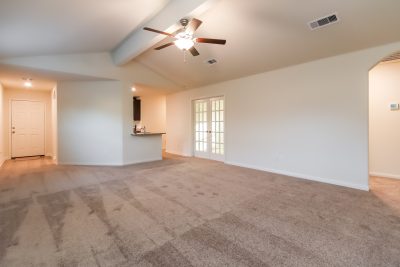 003 Living Room ET31398