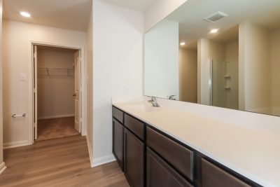 010 Main Bathroom ET31398