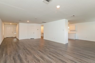 004 Living Room ET51277