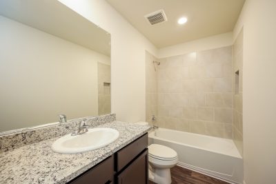 014 Bathroom ET31392