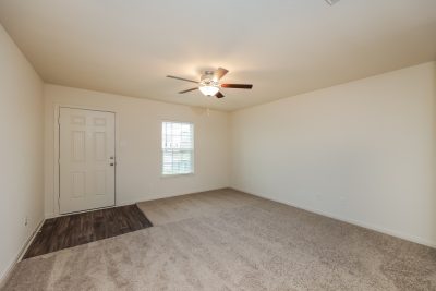 003 Living Room ET31393